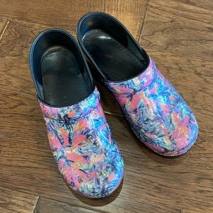 Dansko size 38 shoes